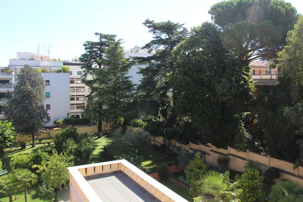Room In Roma Isole Cameră foto